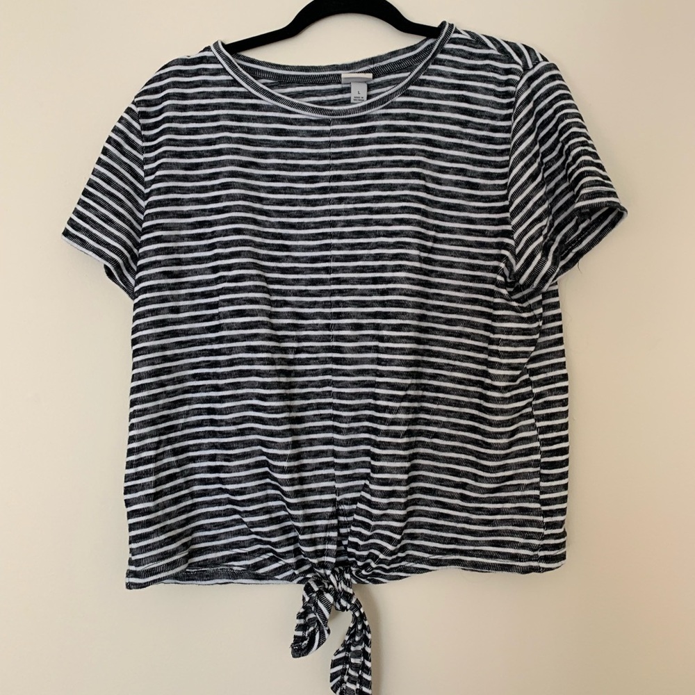 Stripped tie front t shirt